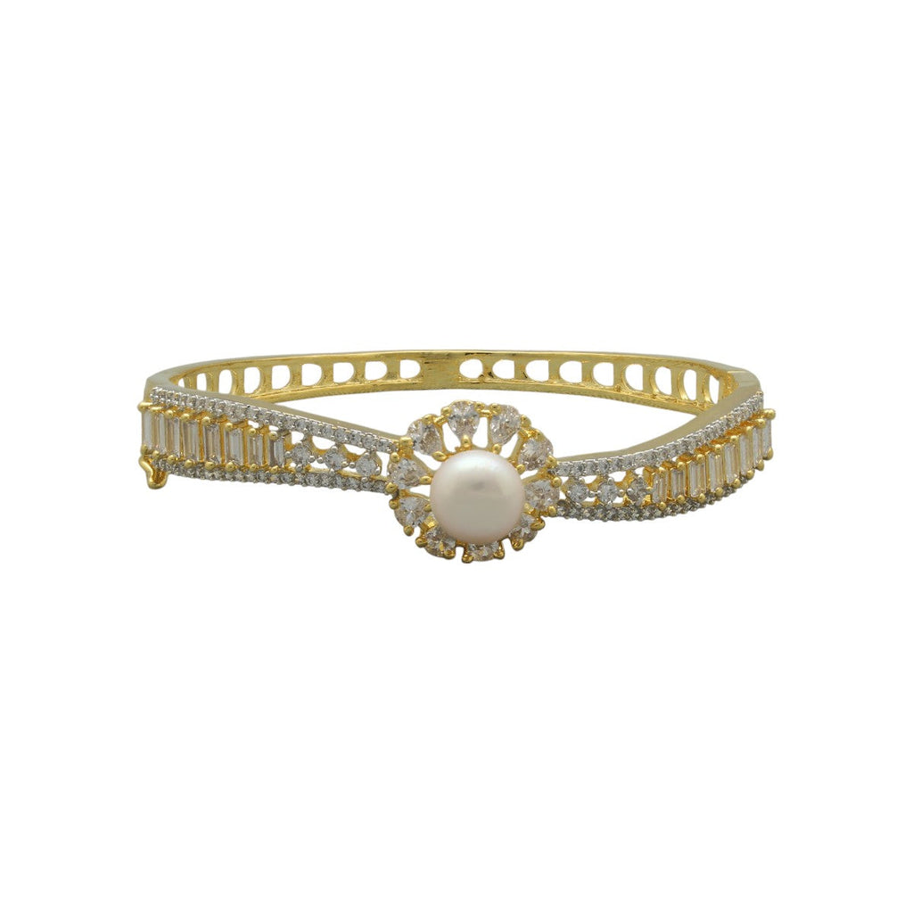 J Pearls Luxe Reign Pearl Bracelet - Distacart