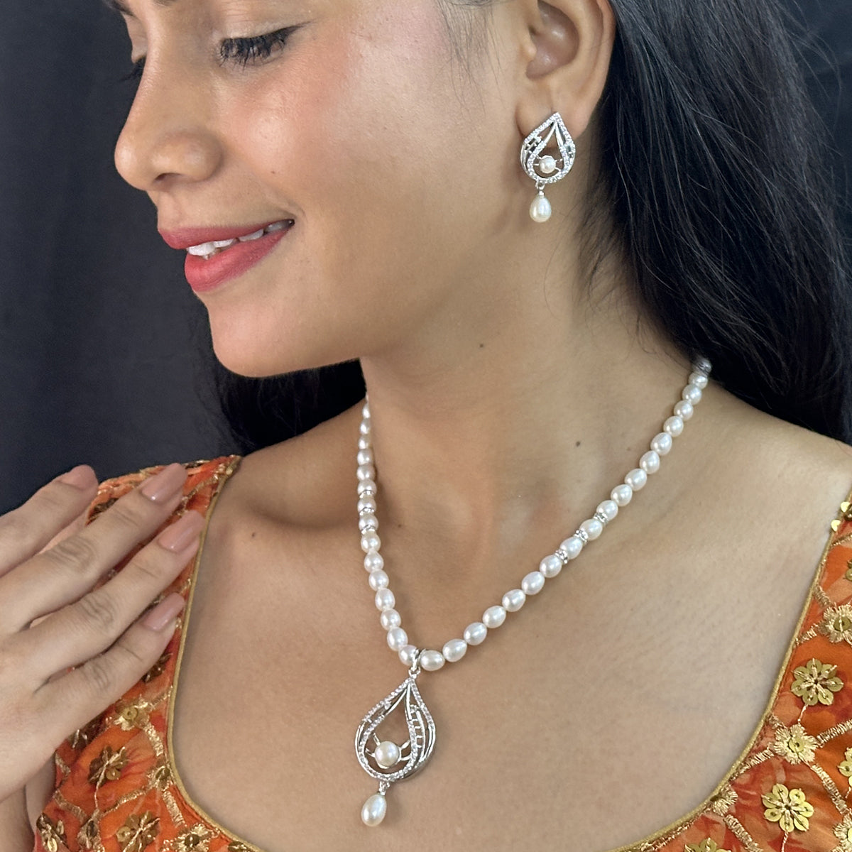 J Pearls Winsome Pearl Necklace Set
