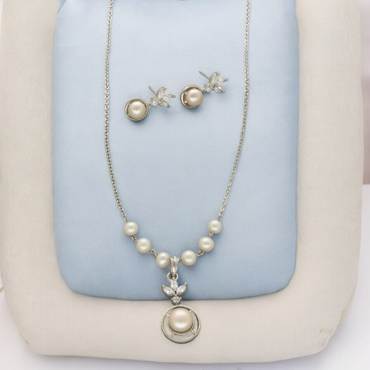 J Pearls Enchanting Pearl Chain Set