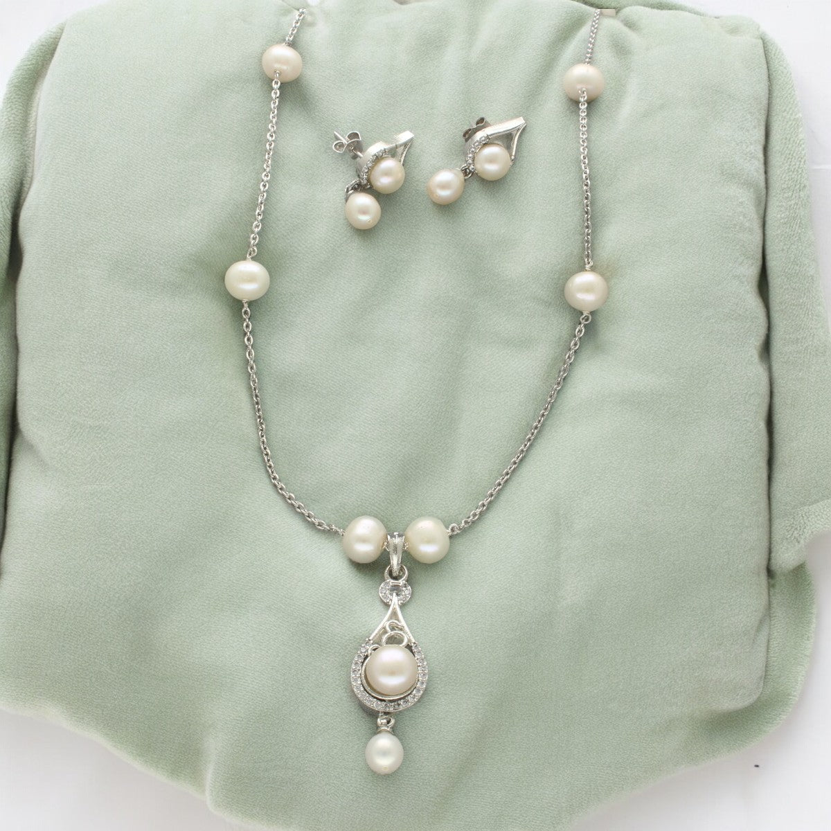 J Pearls Panache Pearl Chain Set