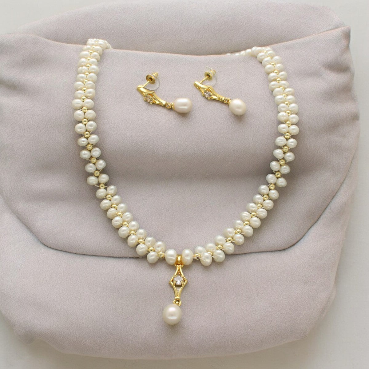 J Pearls winsome Pearl Necklace Set