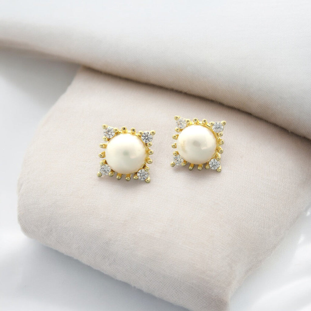 J Pearls Jaanvi Pearl Earrings - Distacart