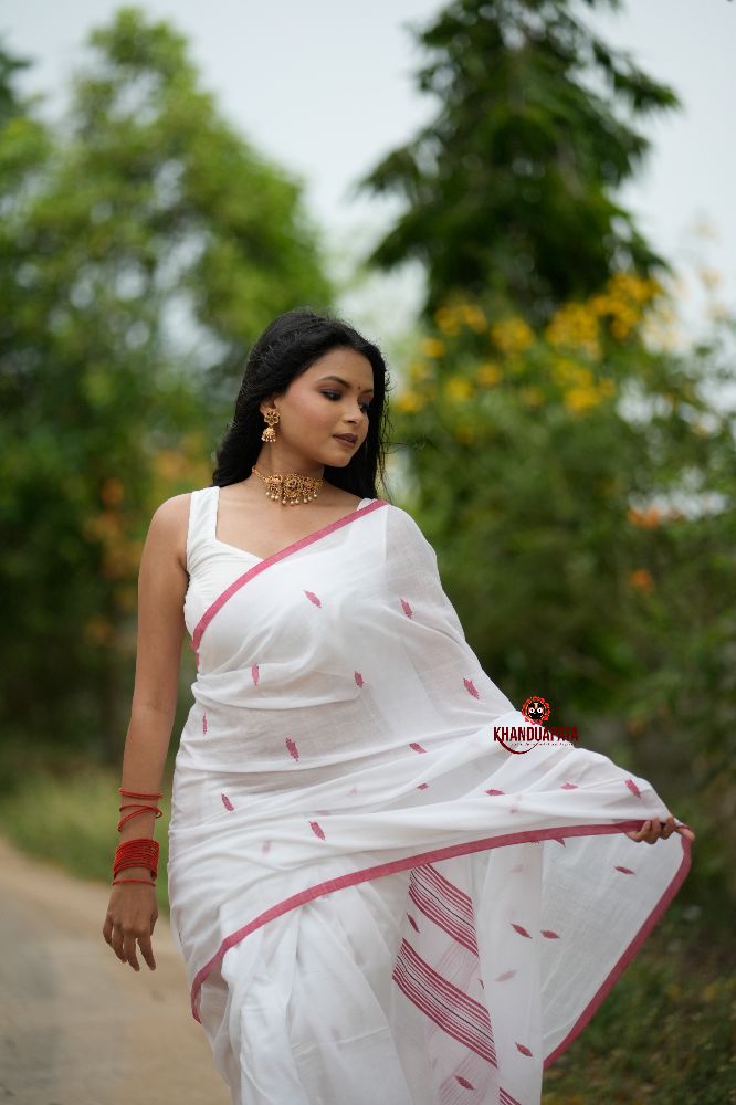 khanduapata White & Red Leaf Pattern Cotton Saree For Women - Distacart