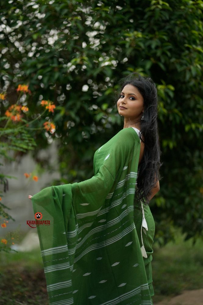 khanduapata Green & White Leaf Pattern Cotton Saree For Women - Distacart