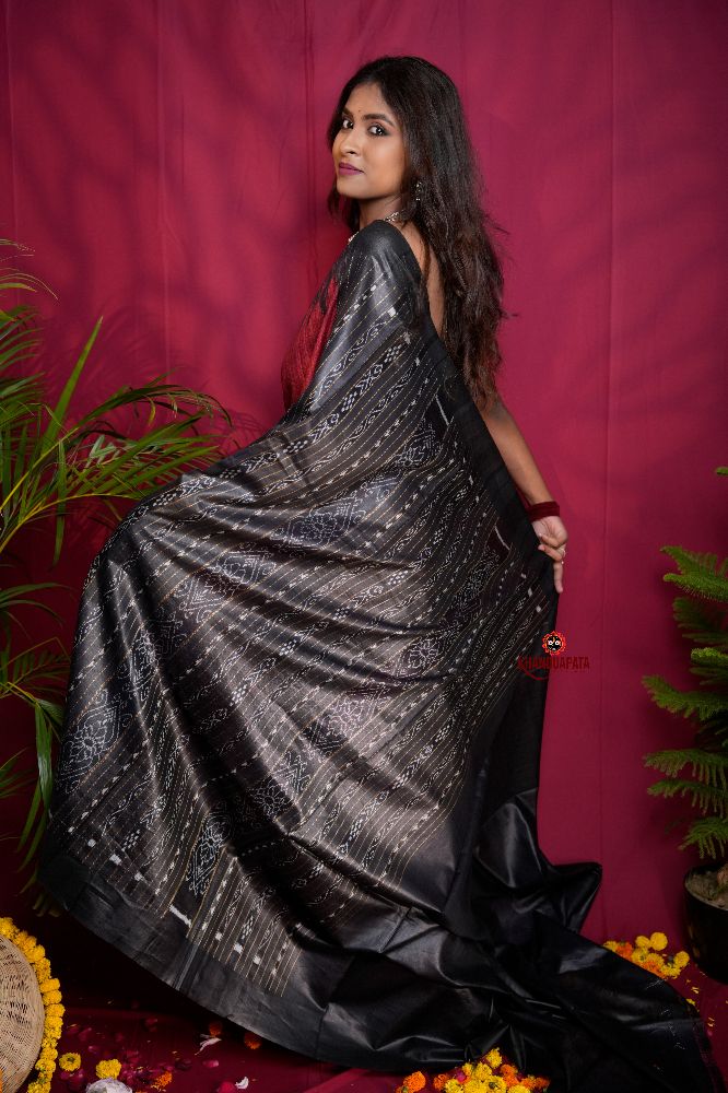 khanduapata Black & Red Colour Plain Tussar Silk Saree For Women - Distacart
