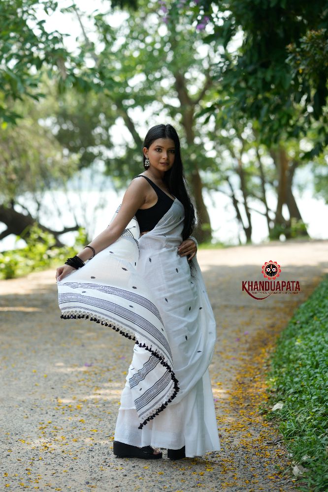 khanduapata White & Black Leaf Pattern Cotton Saree For Women - Distacart