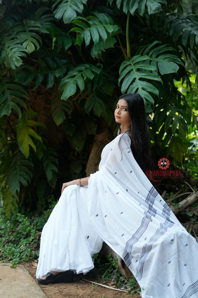 khanduapata White & Black Leaf Pattern Cotton Saree For Women - Distacart