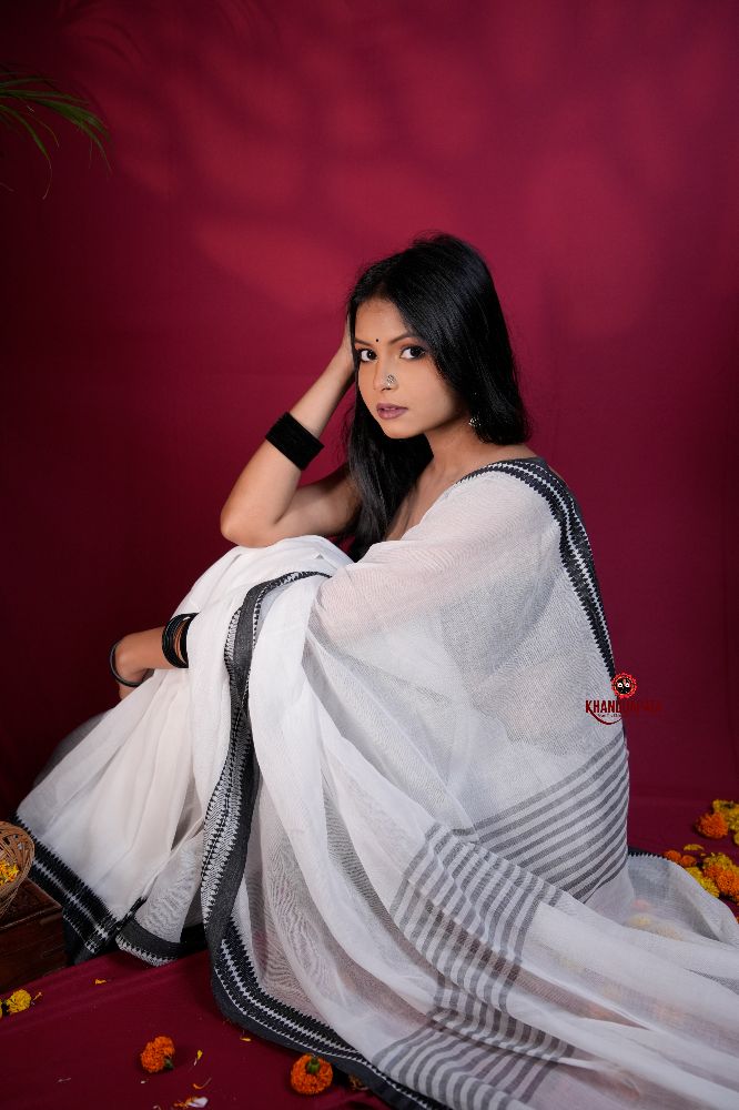 khanduapata White and Black Colour Plain Cotton Saree For Women - Distacart