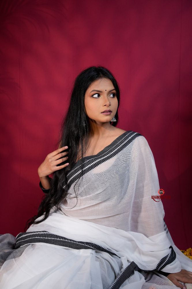 khanduapata White and Black Colour Plain Cotton Saree For Women - Distacart