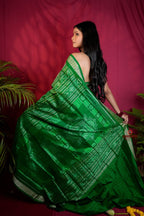 khanduapata Maroon & Lush Green Body Design Silk Saree For Women - Distacart