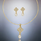 J Pearls Vintage Pendant Hamper