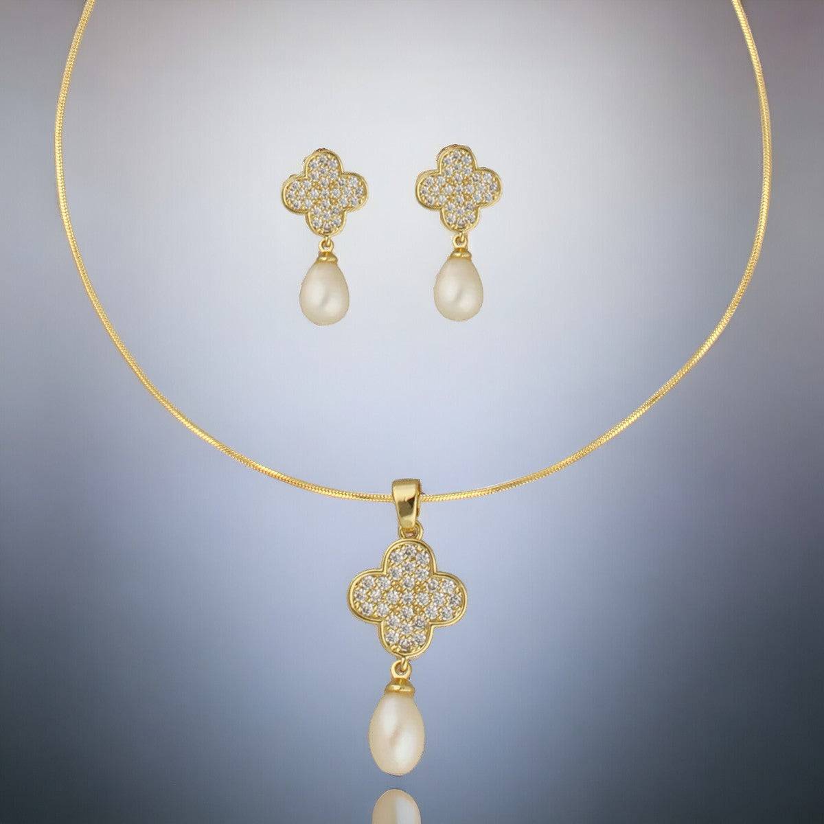 J Pearls Vintage Pendant Hamper