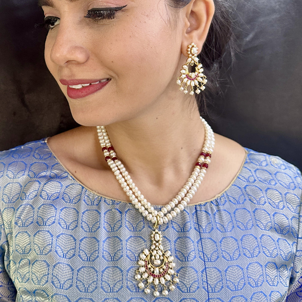 J Pearls Ishir Glowing Pearl Necklace Set