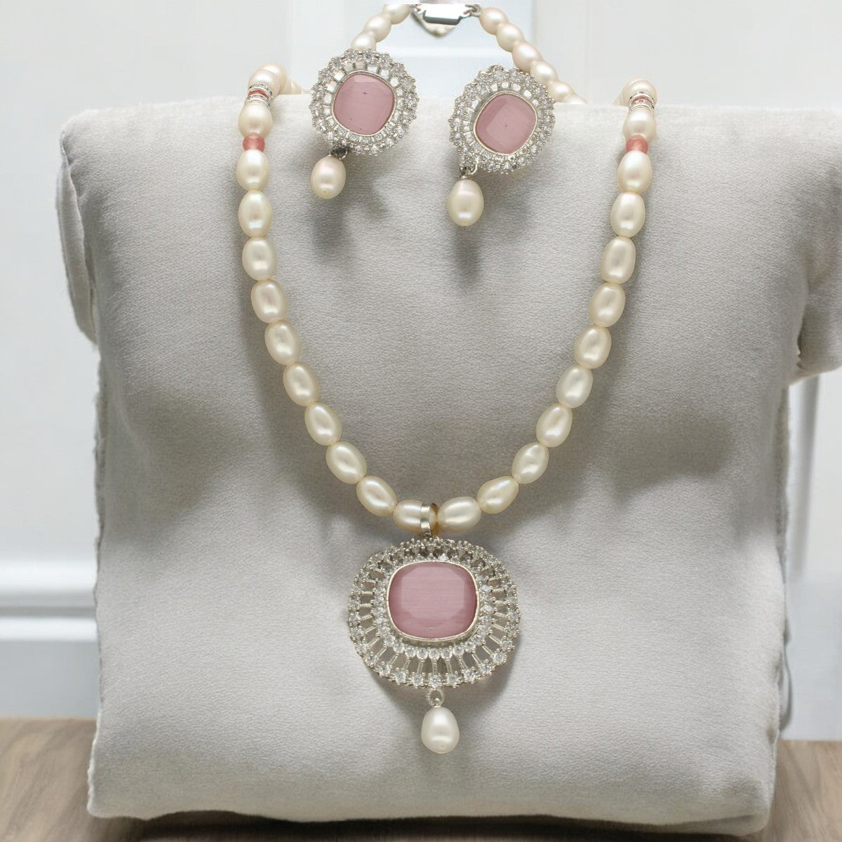 J Pearls Ehan Pearl Necklace Set