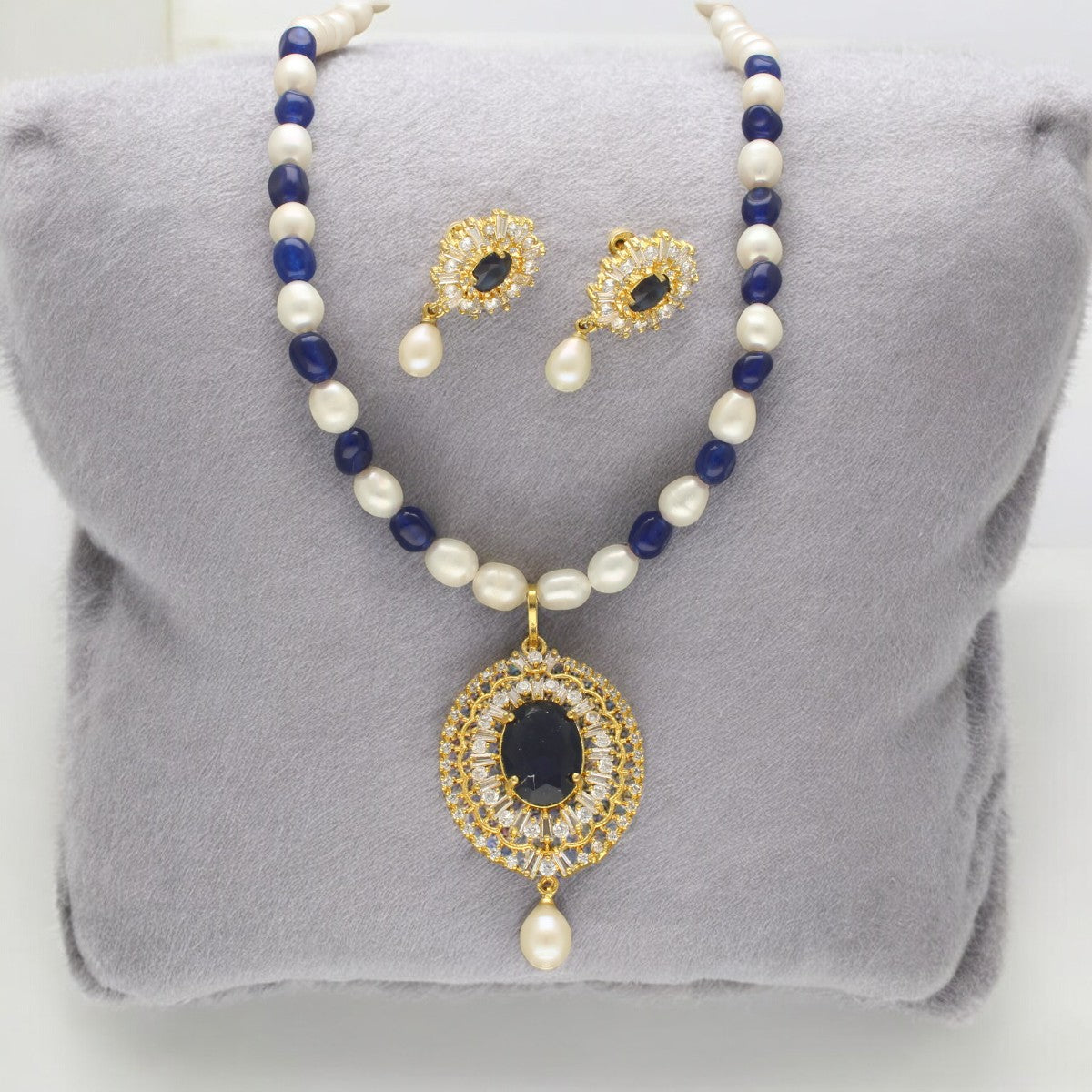 J Pearls Nivan Pearl Necklace Set