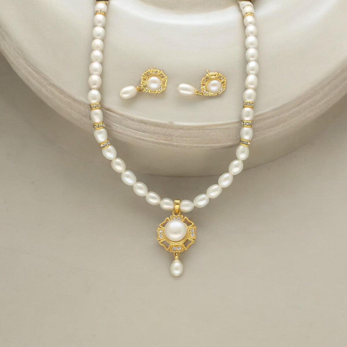 J Pearls Pearlescent Pearl Necklace Set