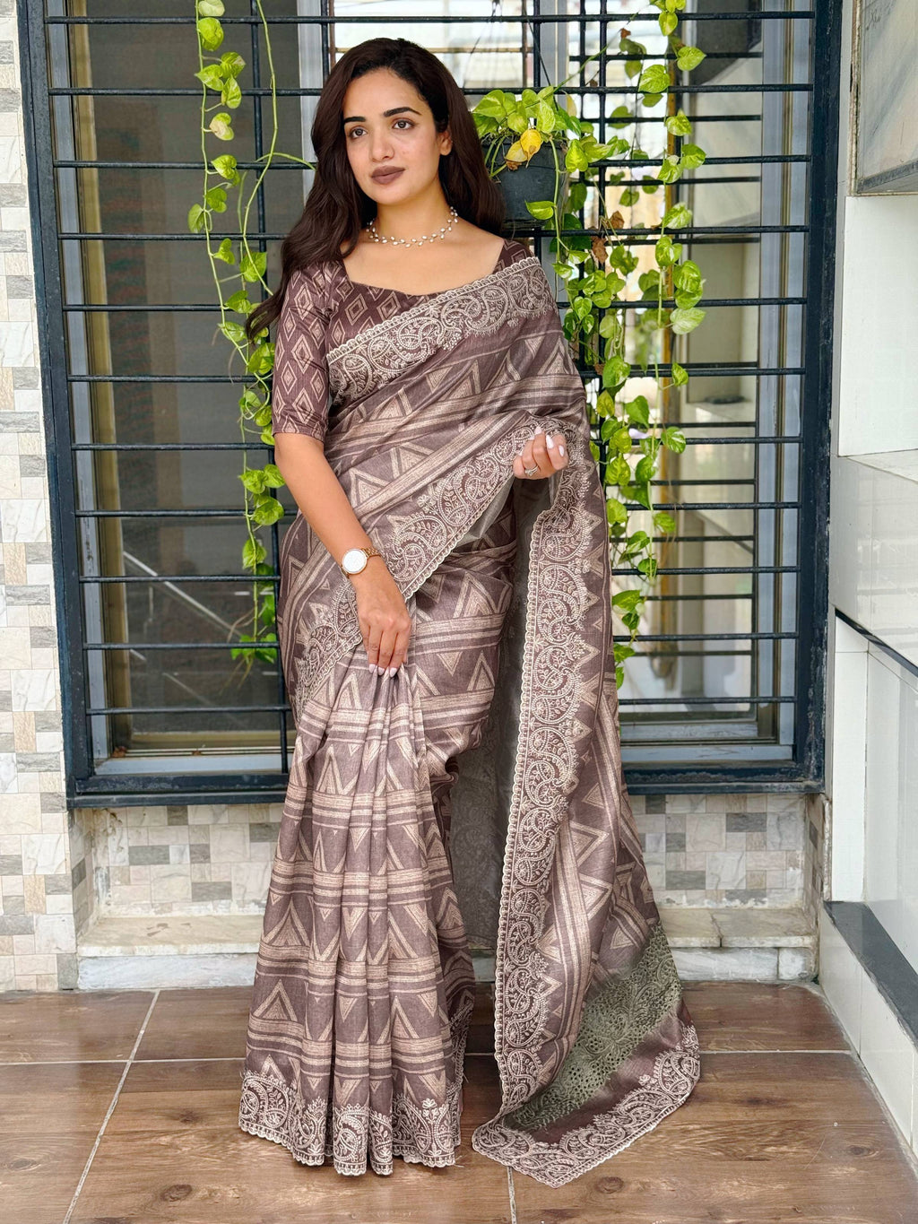 Evanik Brown Kashmiri Style Digital Printed Saree With Unstitched Blouse - Distacart