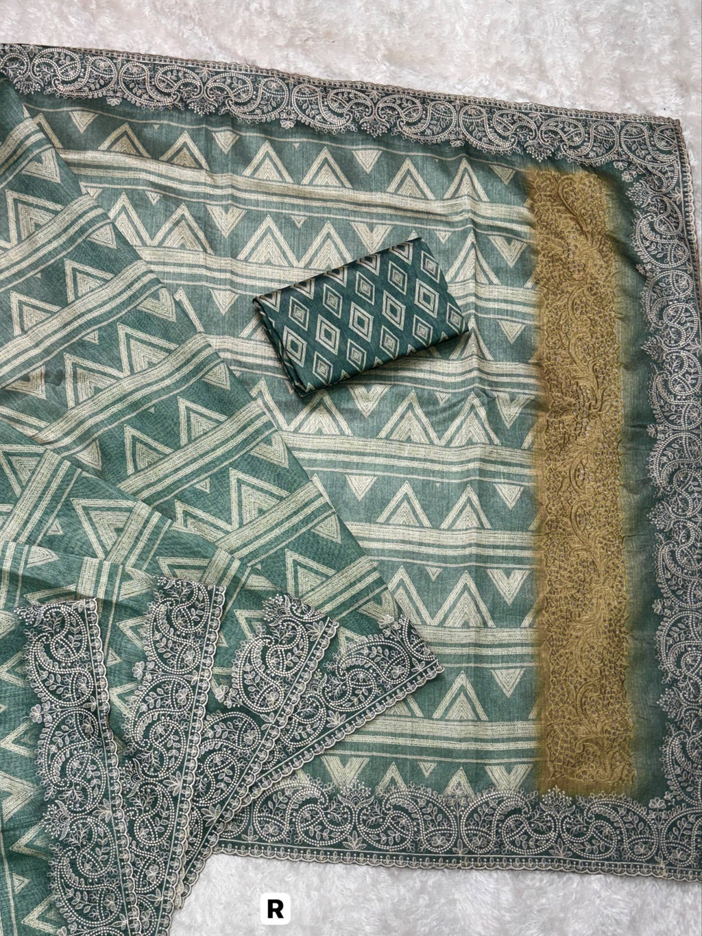 Evanik Green Kashmiri Style Digital Printed Saree With Unstitched Blouse - Distacart