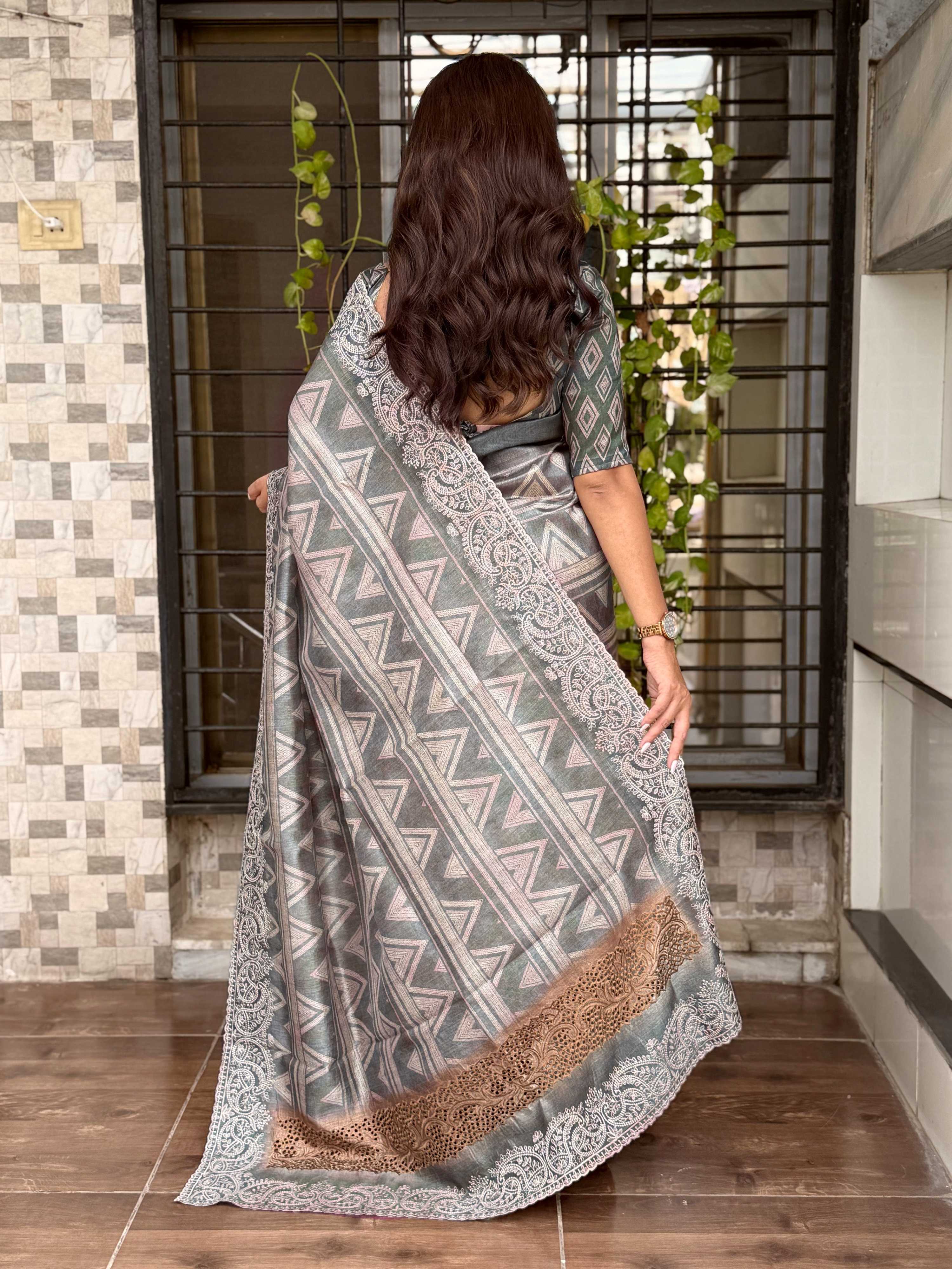 Evanik Grey Kashmiri Style Digital Printed Saree With Unstitched Blouse - Distacart