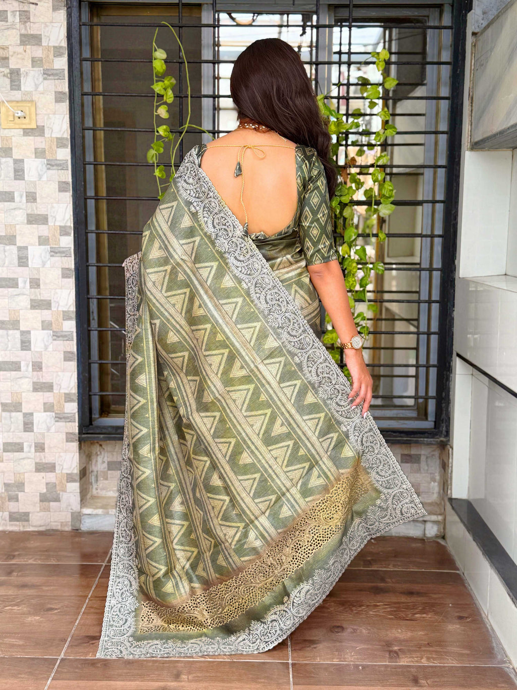 Evanik Pista Kashmiri Style Digital Printed Saree With Unstitched Blouse - Distacart