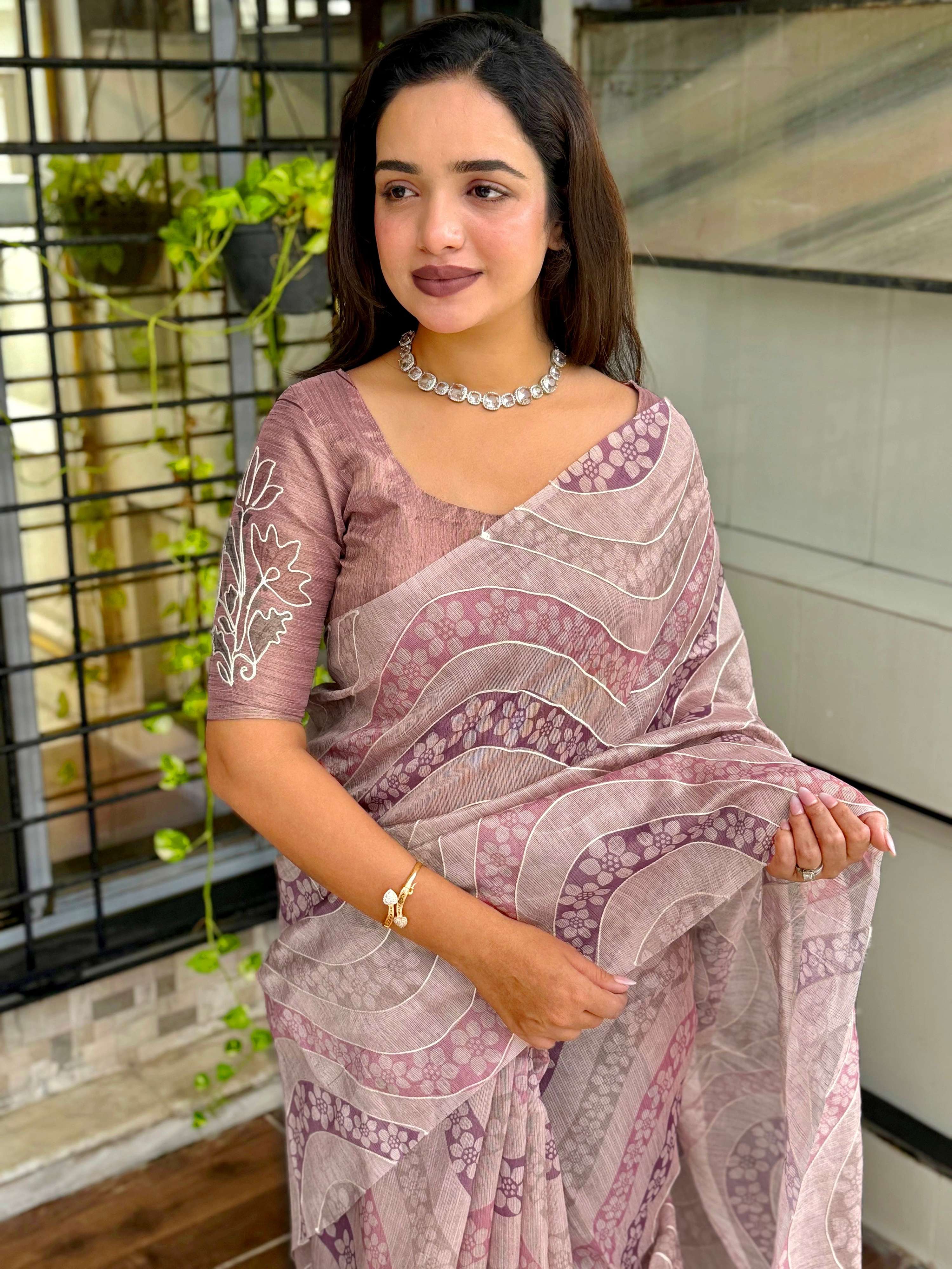 Evanik Designer Onion Pink Printed With Thread Kantha Work Saree With Blouse - Distacart