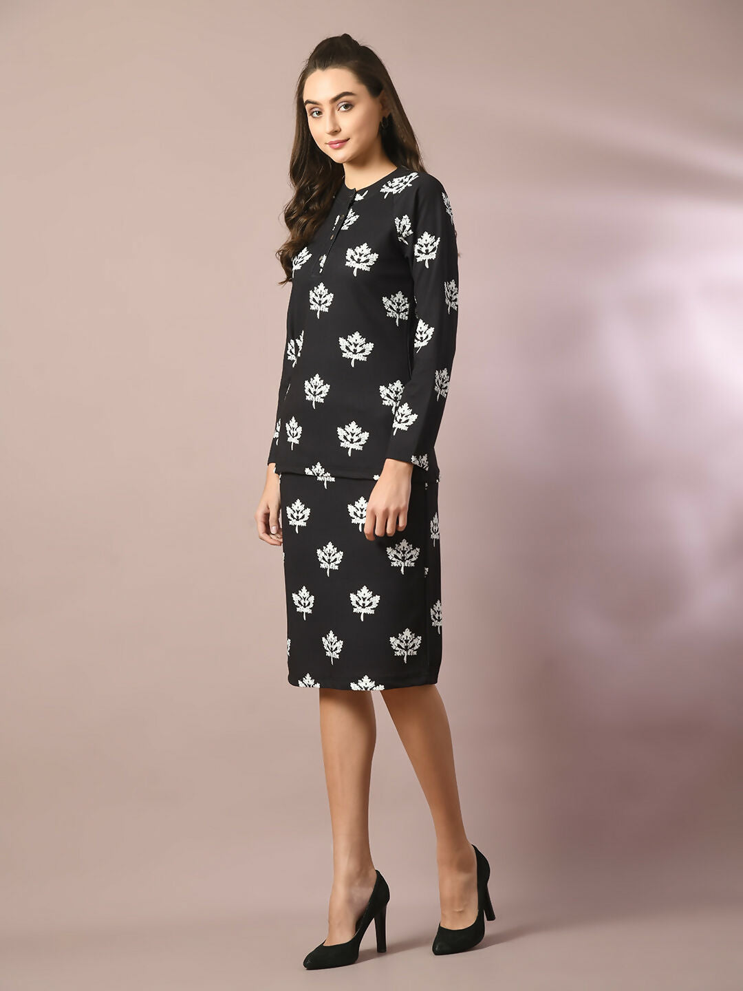 Myshka Women's Black Printed Knee Length Party Embellished Skirts