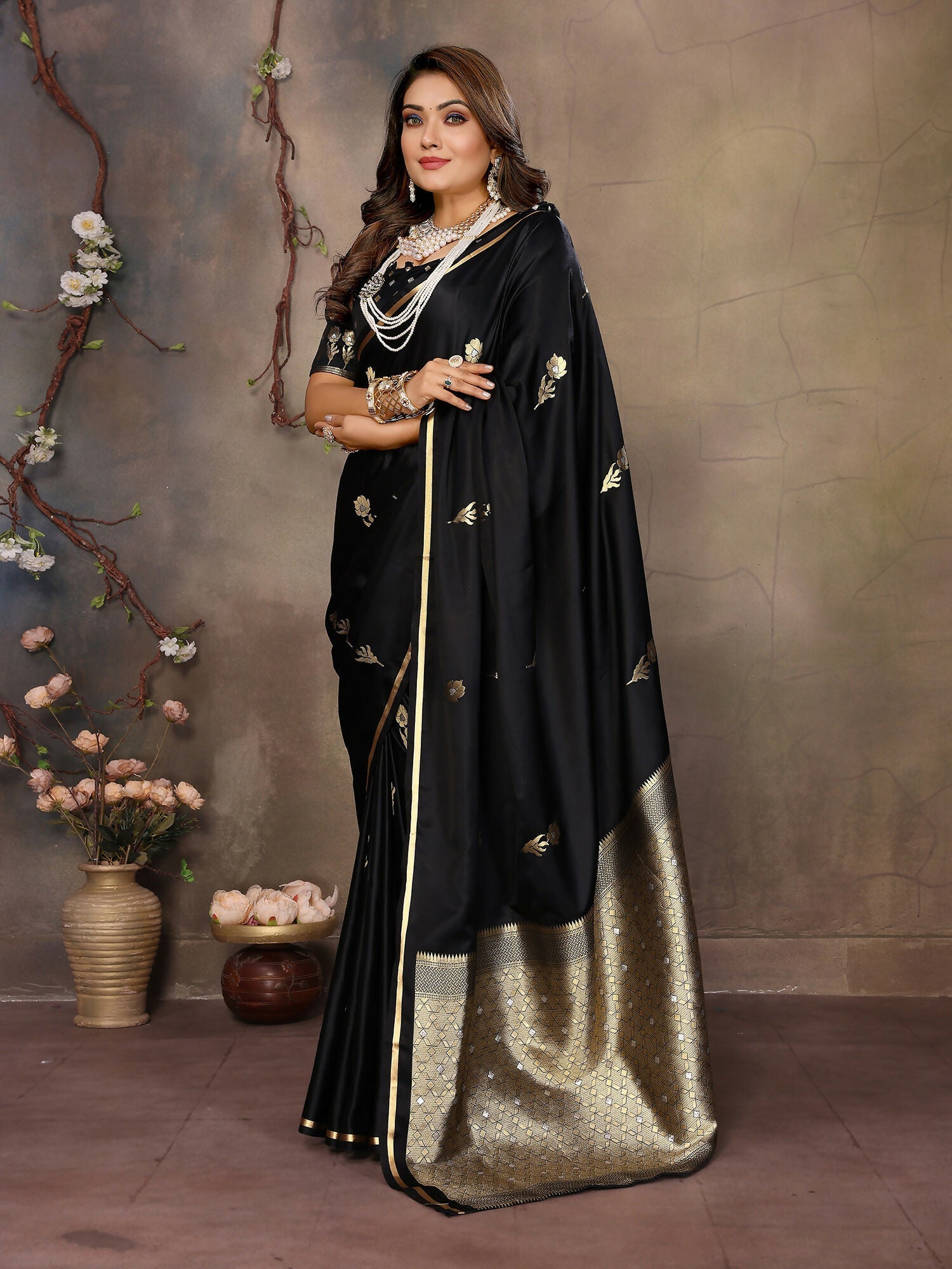 Joban Fashion Black Floral & Botanical Motifs Satin Silk Banarasi Silk Saree - Distacart