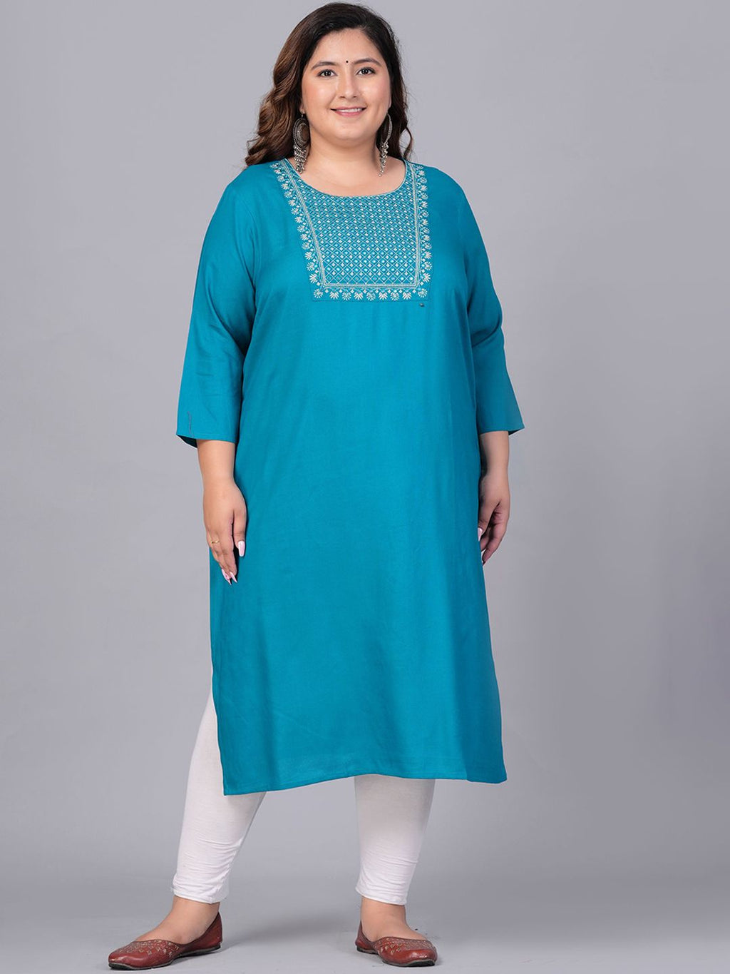Sztori Women Yoke Design Flared Sleeves Thread Work Kurta