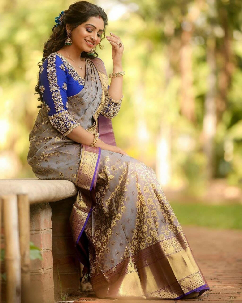 DEIANA'S Beautiful Designer Golden zari Soft Lichi Silk Saree - Cream