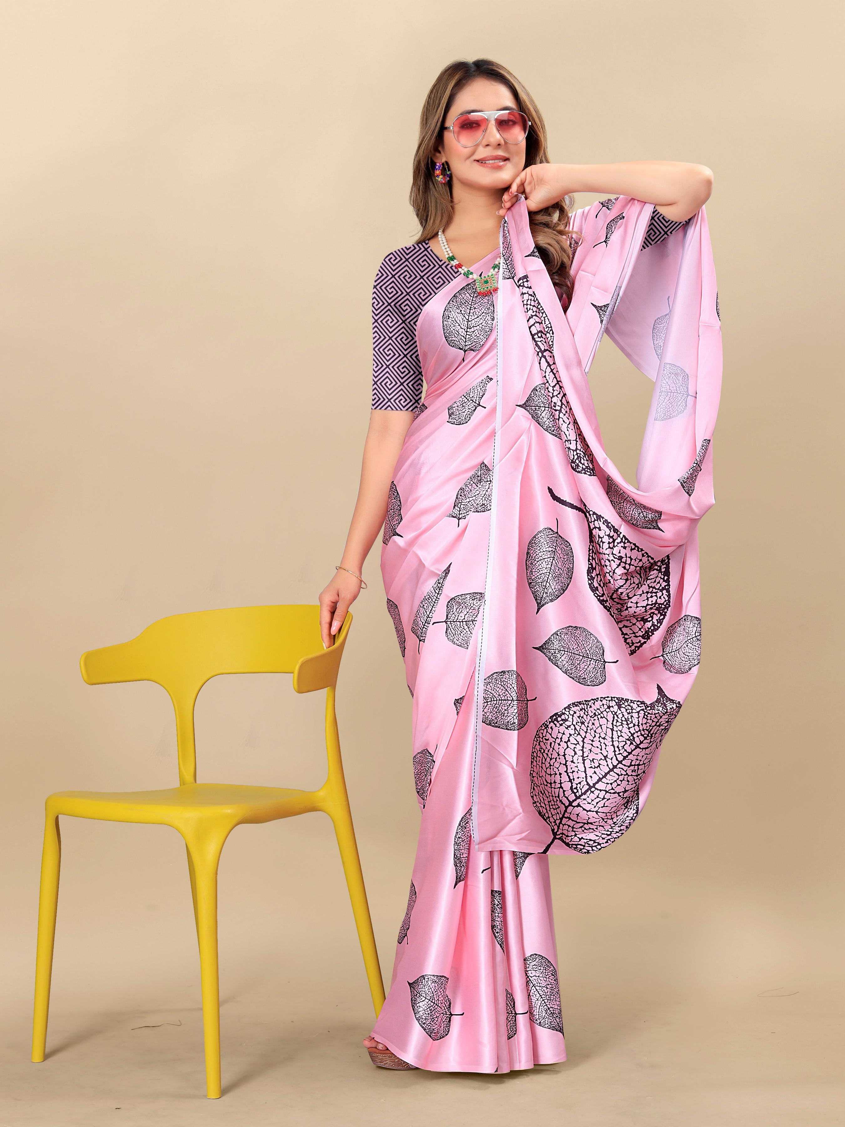 Vedant Vastram Digital Print Japan Satin Silk Party Wear Saree with Unstitched Blouse Piece - Pink