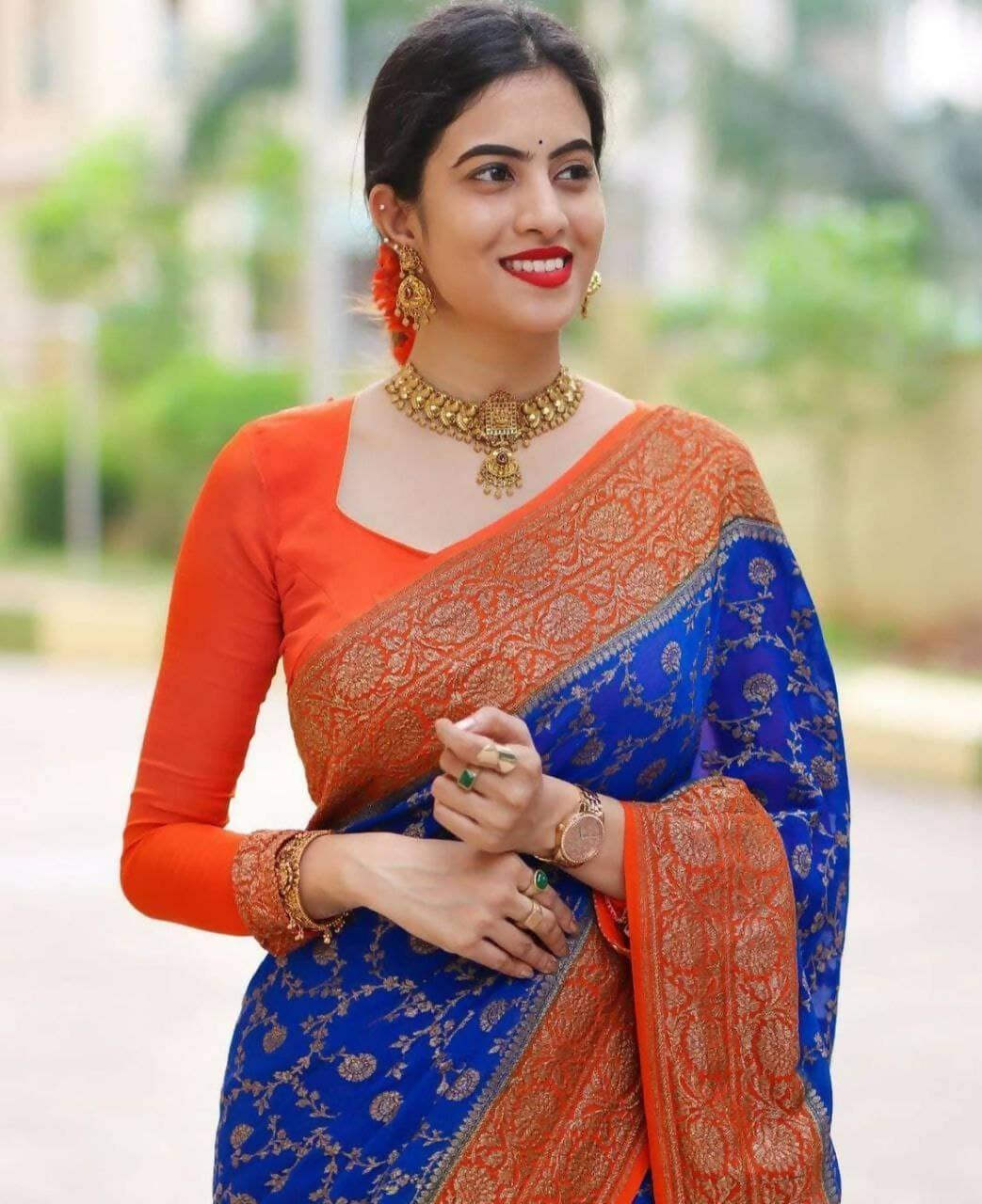 DEIANA'S Beautiful Designer Golden zari Soft Lichi Silk Saree - Royal Blue