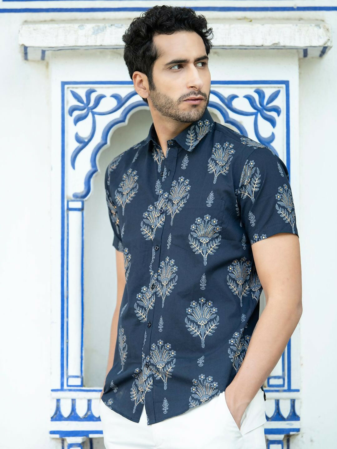 Miravan Men's Pure Cotton Blue Floral Printed Half Sleeve Slim Fit Shirt