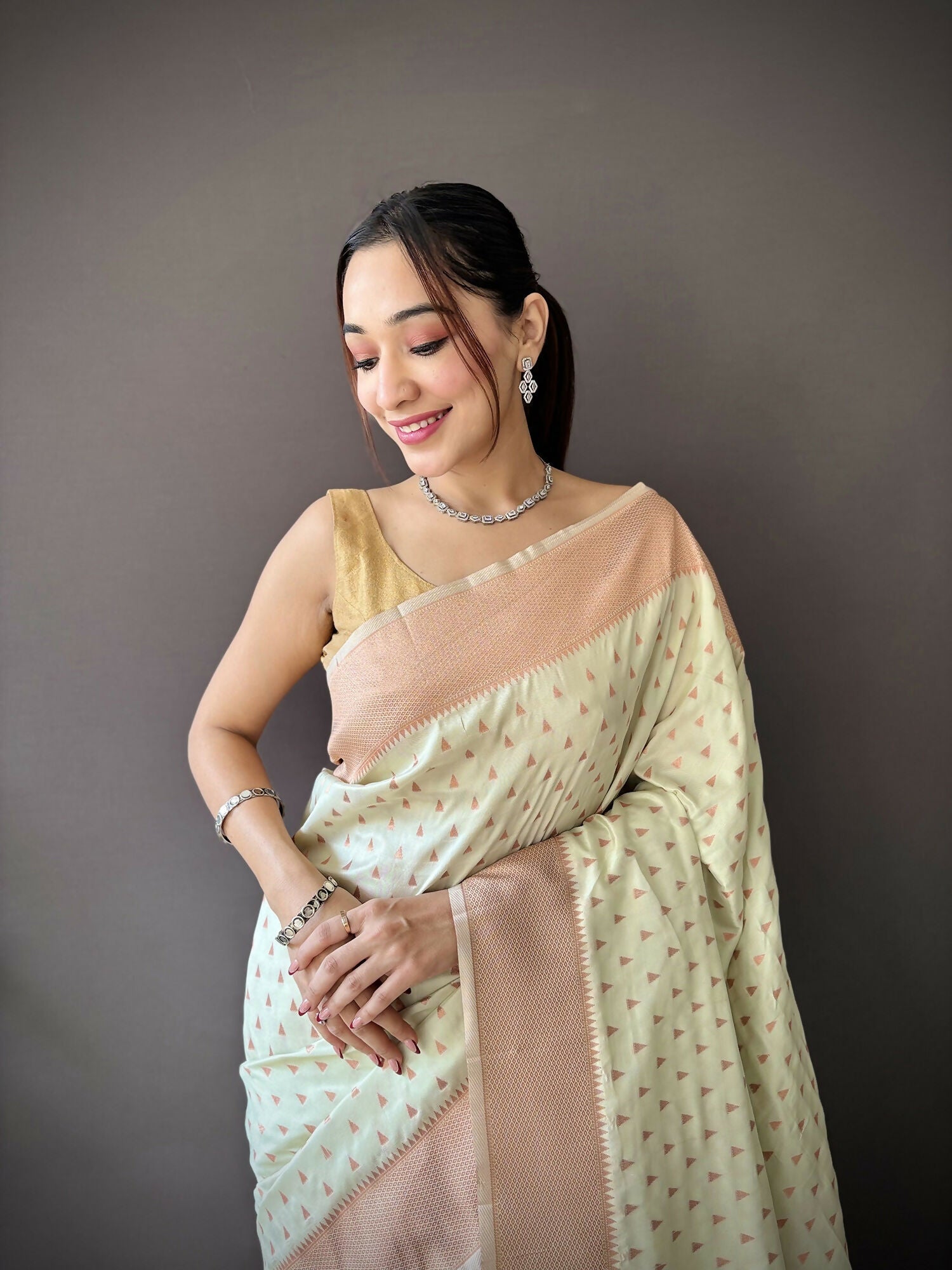Joban Fashion Beige Jacquard Butti Soft Lichi Silk Paithani Saree - Distacart