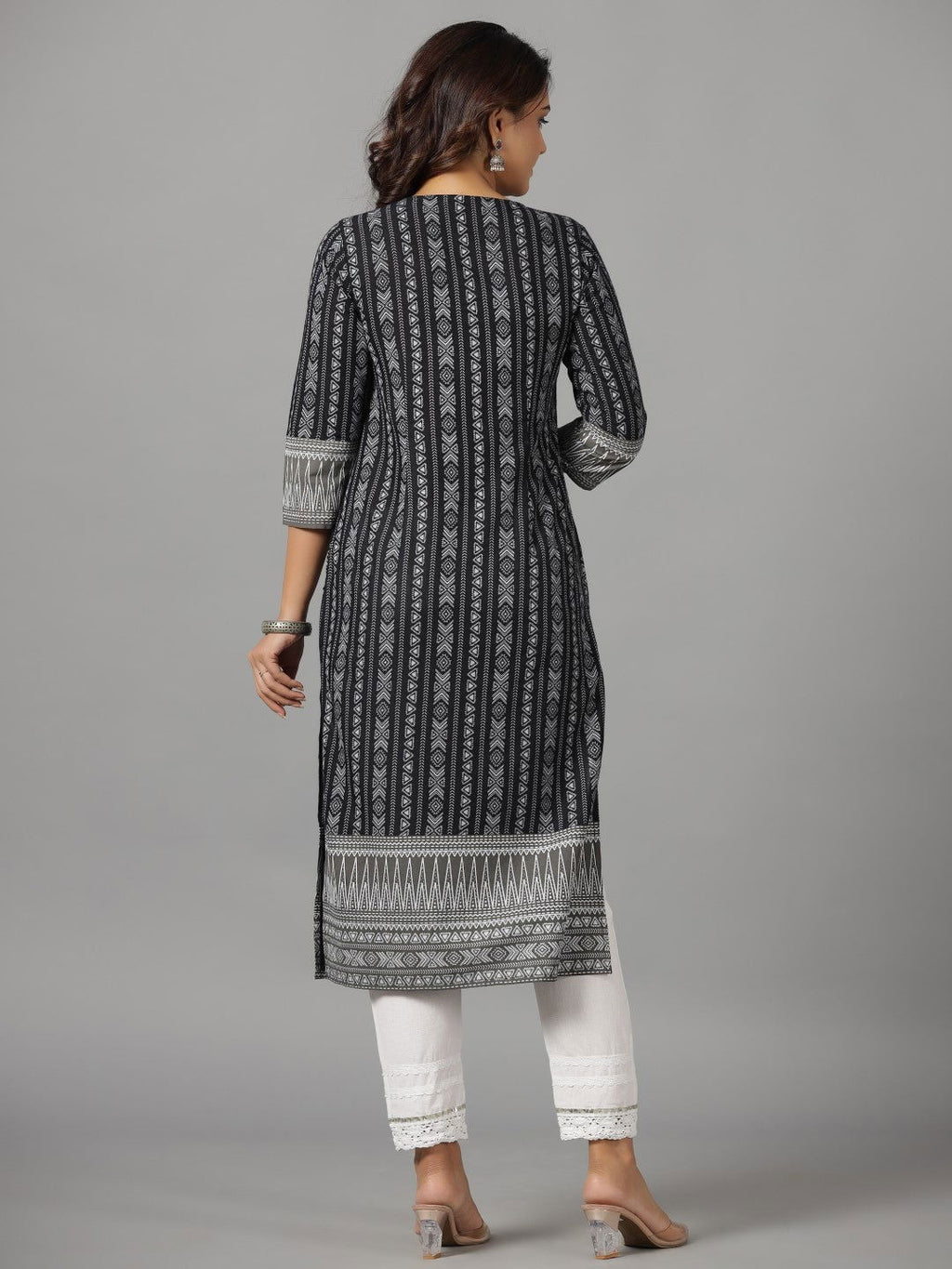 Juniper Women's Black Ethnic Motif Printed Rayon Slub Kurta With Beads & Sequins Work