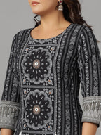 Juniper Women's Black Ethnic Motif Printed Rayon Slub Kurta With Beads & Sequins Work