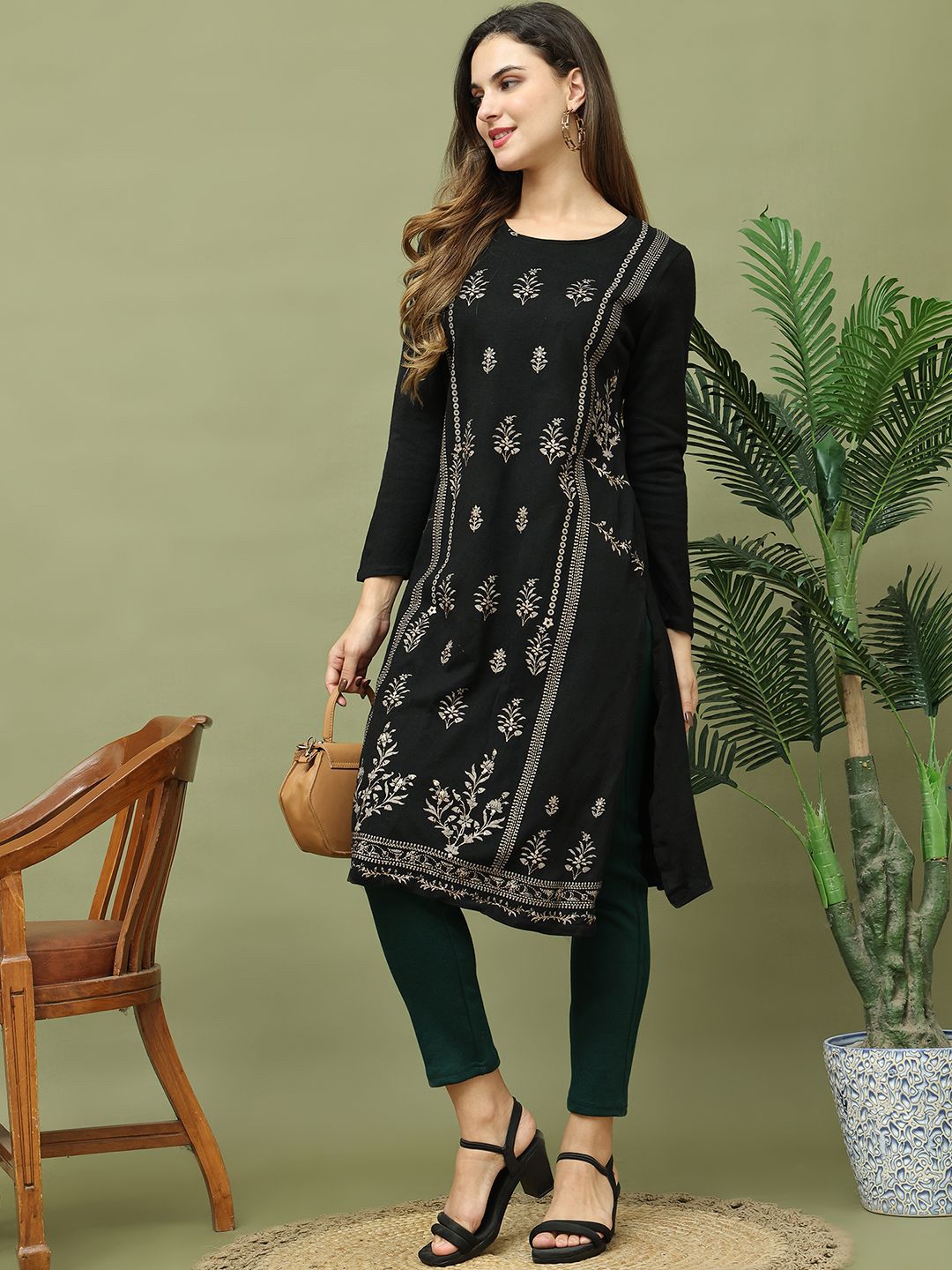 TAG 7 Women Mid-Rise Ankle-Length Leggings