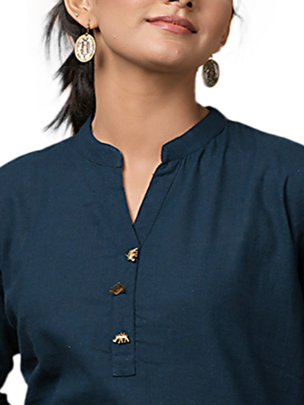 Kaajh Women's Blue Solid Metal Embellishment Kurta - Distacart