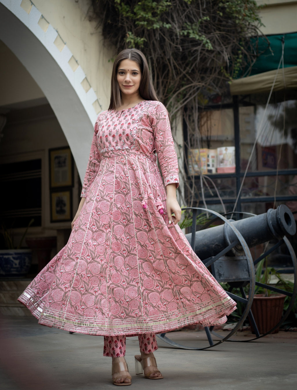 Kaajh Women's Pink Floral Anarkali Kurta Pant Set - Distacart