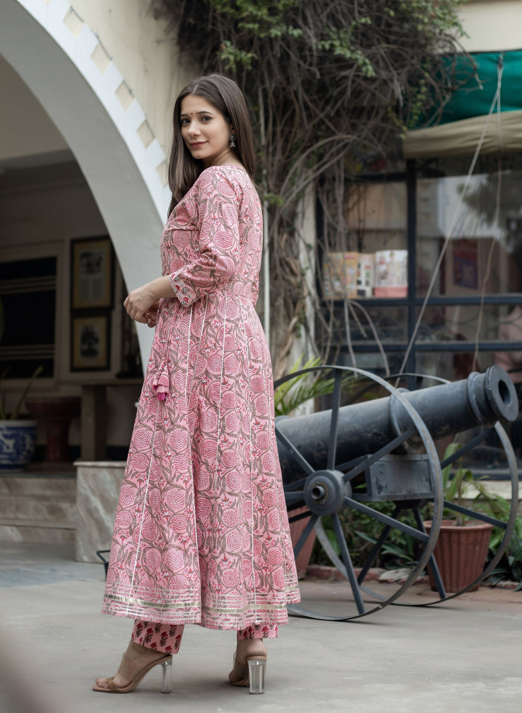 Kaajh Women's Pink Floral Anarkali Kurta Pant Set - Distacart