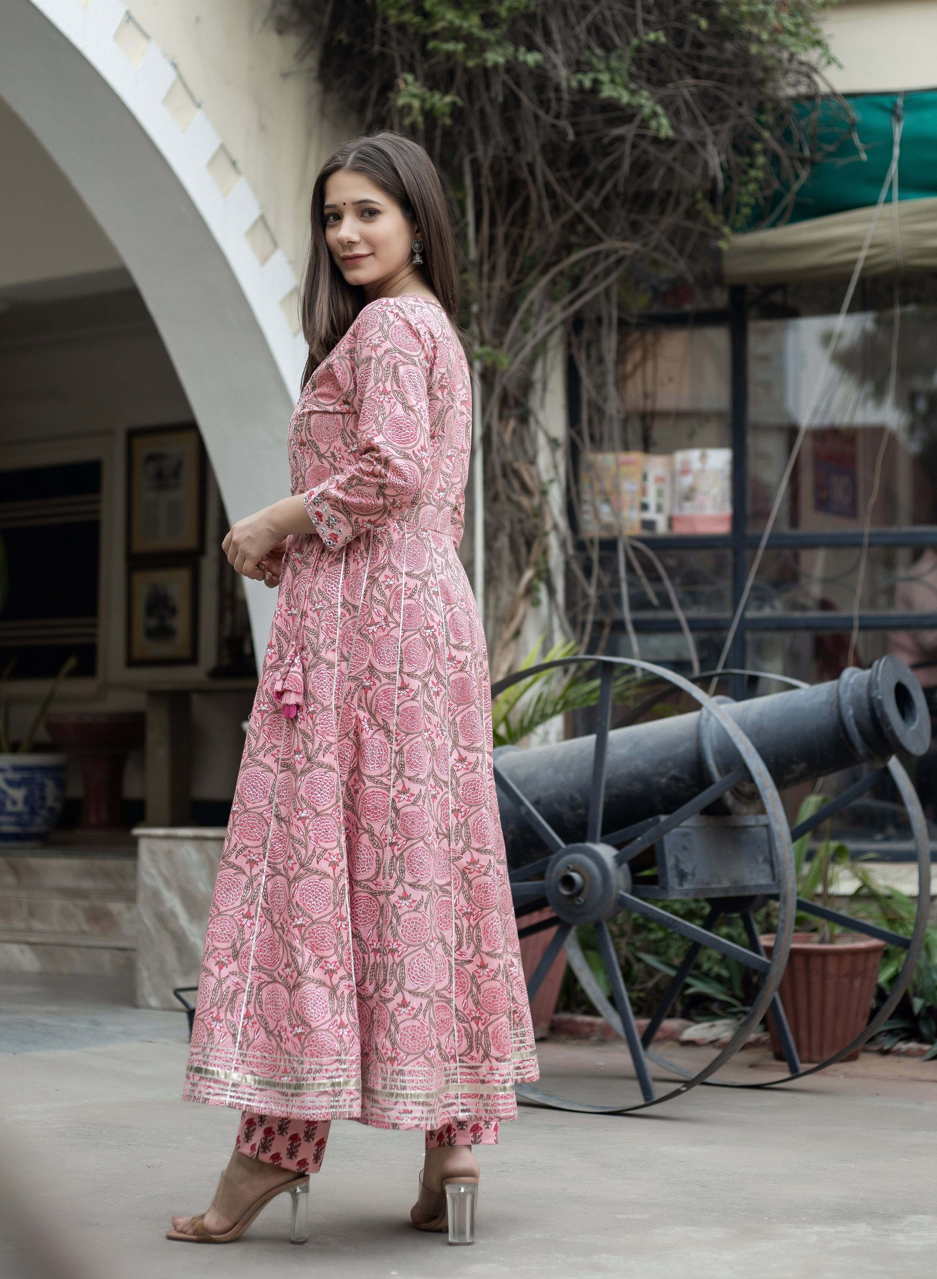 Kaajh Women's Pink Floral Anarkali Kurta Pant Set - Distacart