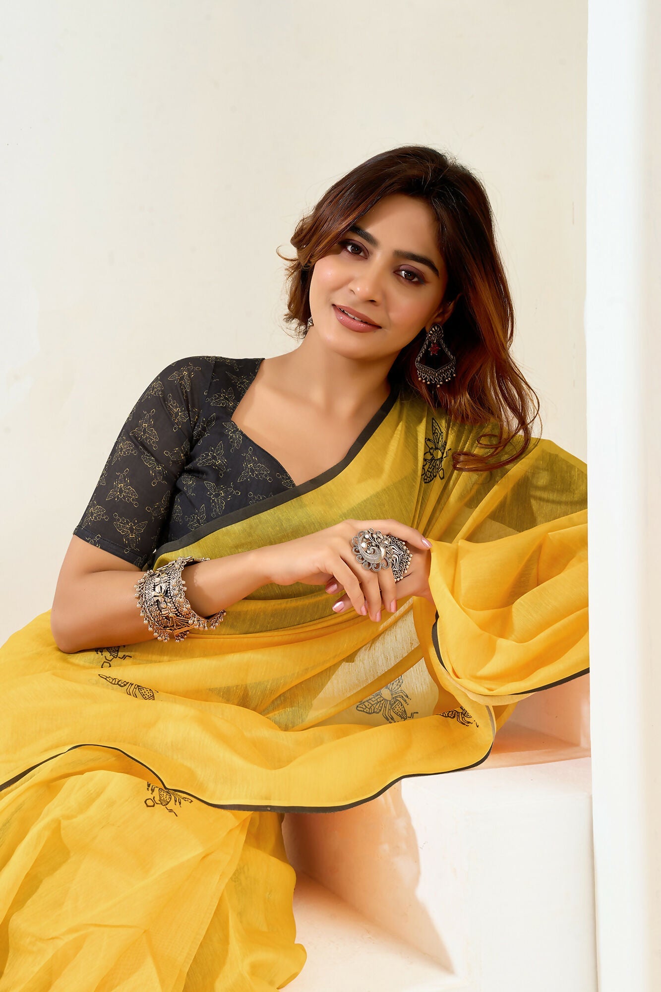 Vastranavya Mustard Digital Printed Linen Ready To Wear Designer Saree with Unstitched Blouse - Distacart