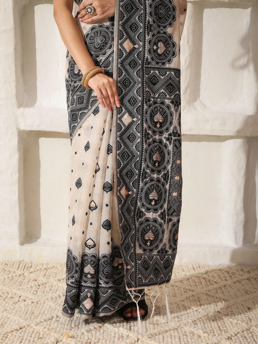 Shree Shyam Fashion Linen Cotton Black & Cream Saree - Distacart