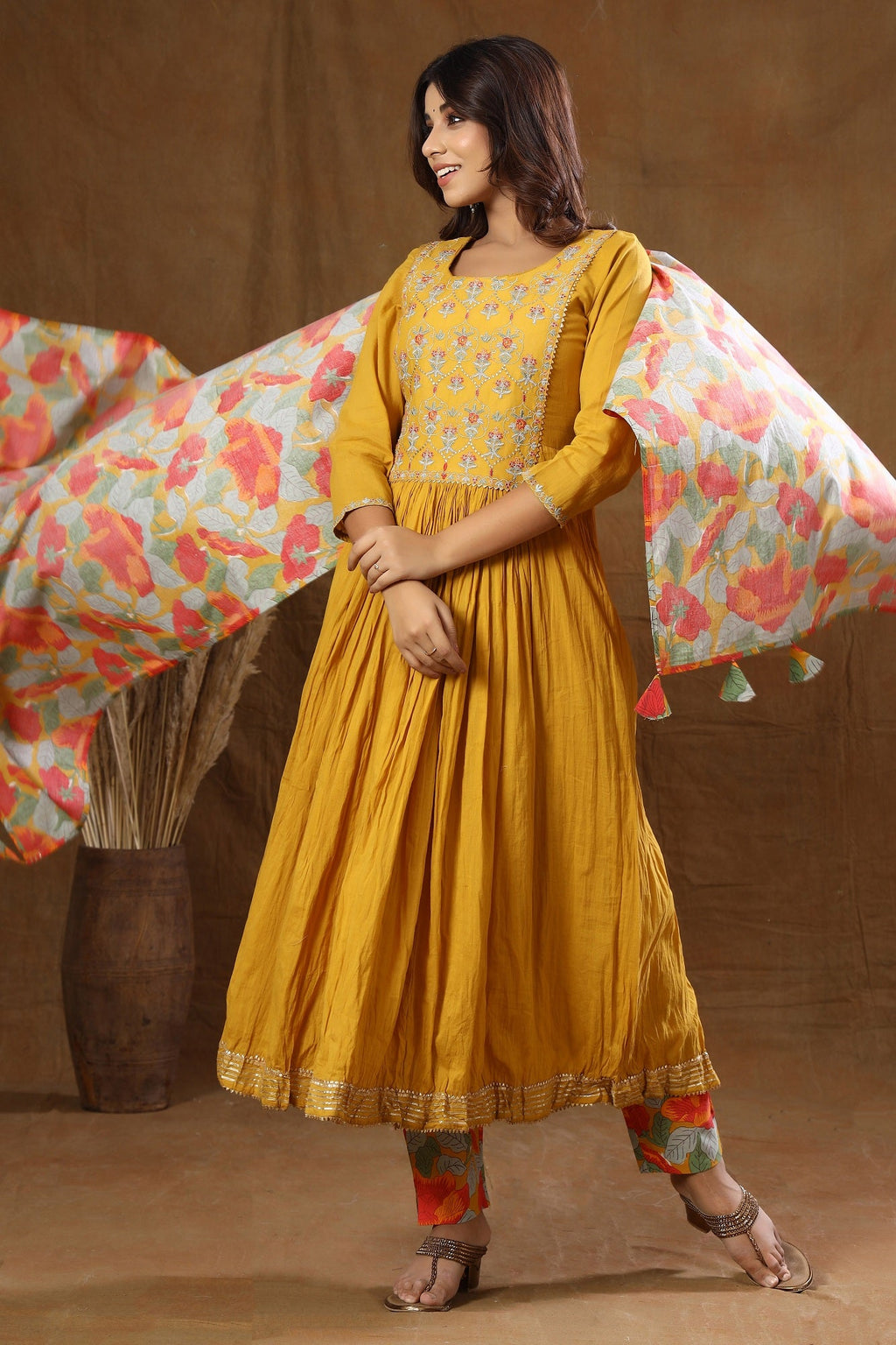 Kaajh Women's Yellow Floral Print Anarkali Suit Set - Distacart