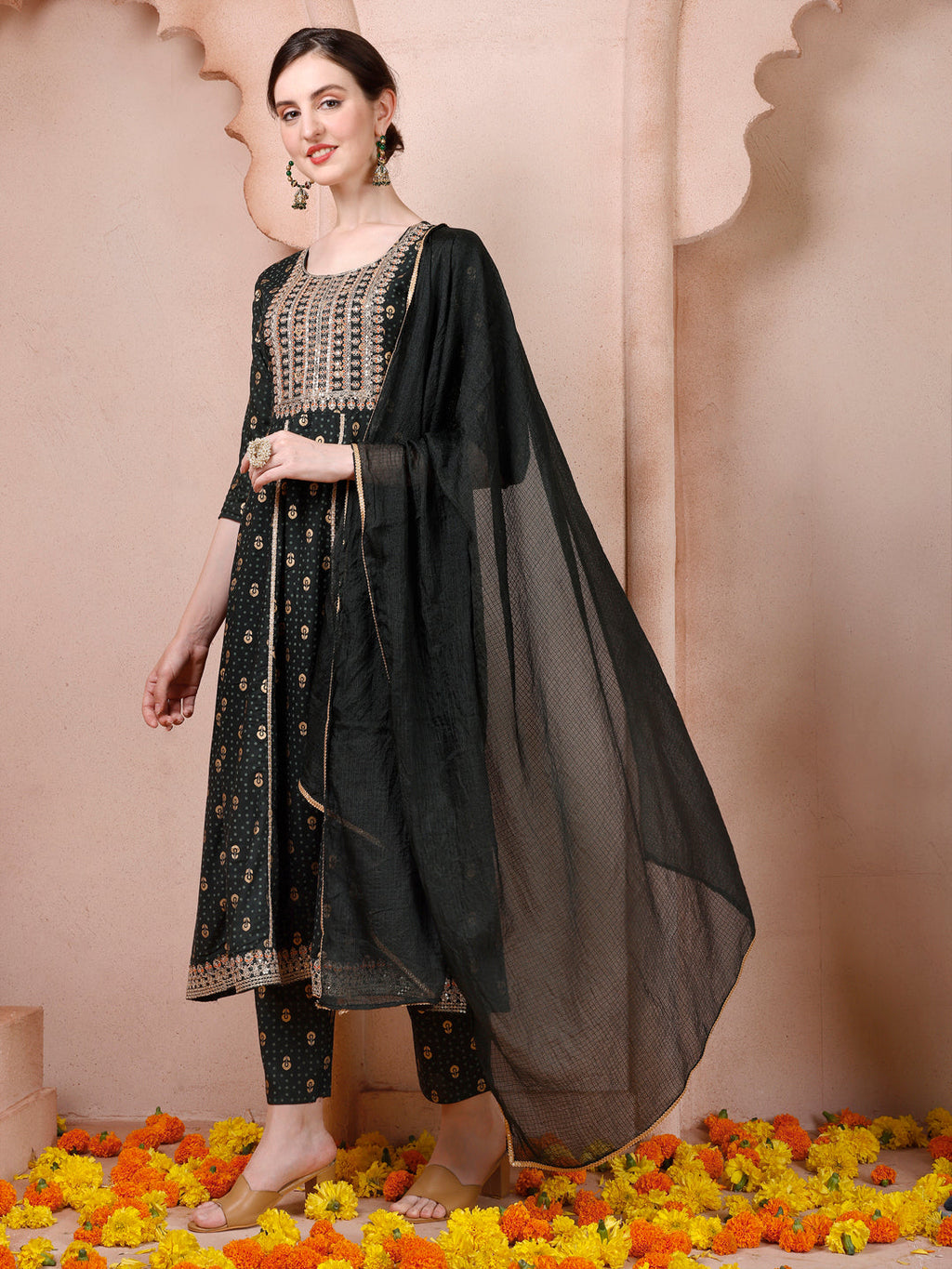 Nayra Cut Embroidered Kurta With Pant And Dupatta Set, Multicolor - Hiral Fashion - Distacart