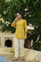 Juniper Women's Mustard Cotton Flex Geometric Printed Tunic - Distacart