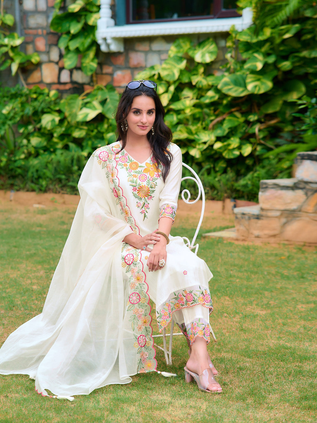 Embroidered Kurta With Pant & Organza Embroidered Dupatta, White - Hiral Fashion - Distacart