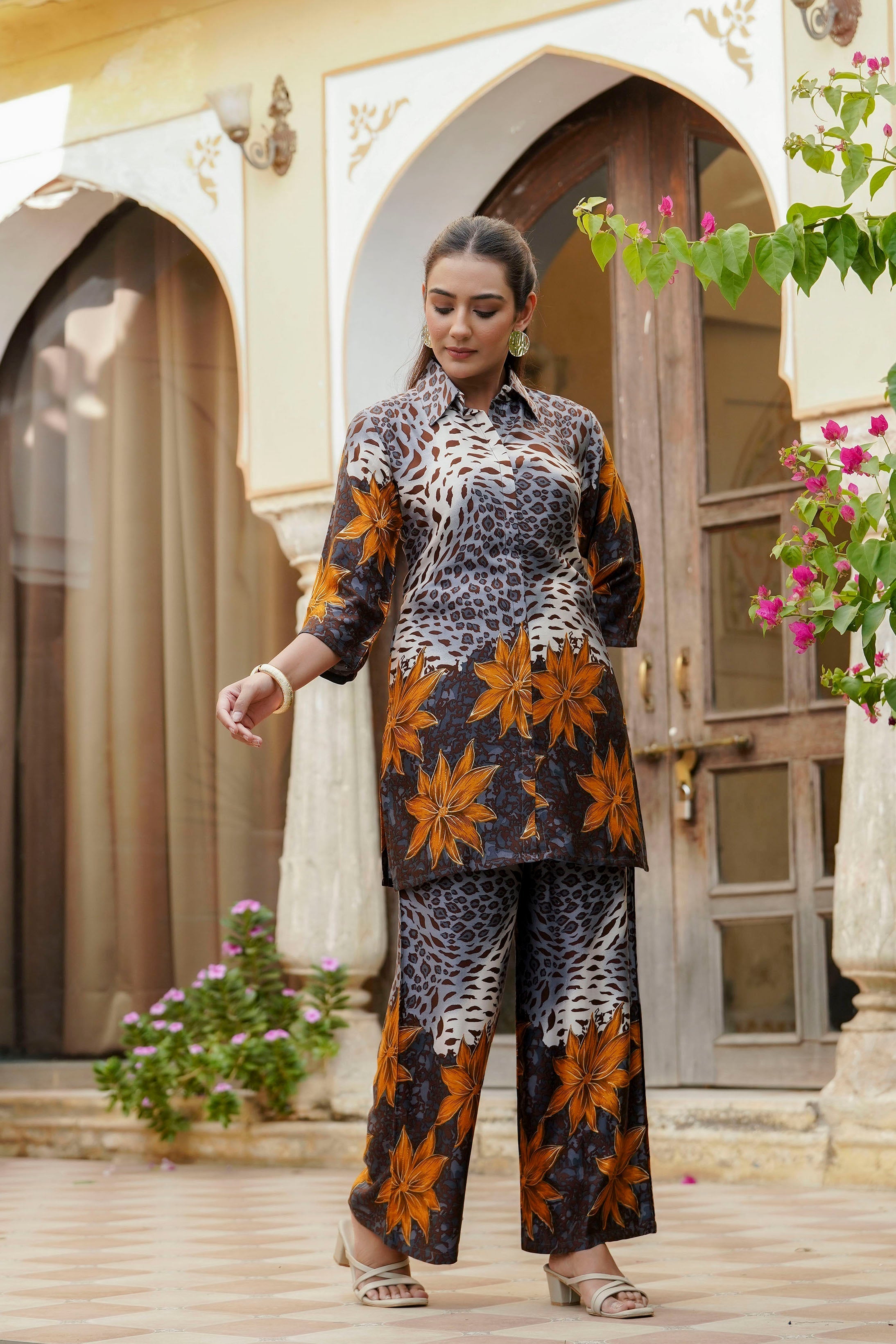 Animal & Floral Motifs Printed Ethnic Co-Ord Set, Grey - Hiral Fashion - Distacart