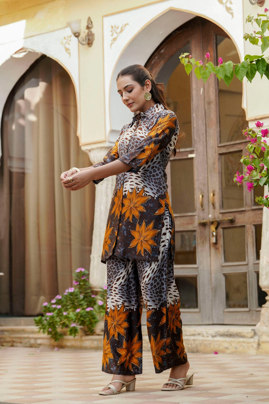 Animal & Floral Motifs Printed Ethnic Co-Ord Set, Grey - Hiral Fashion - Distacart