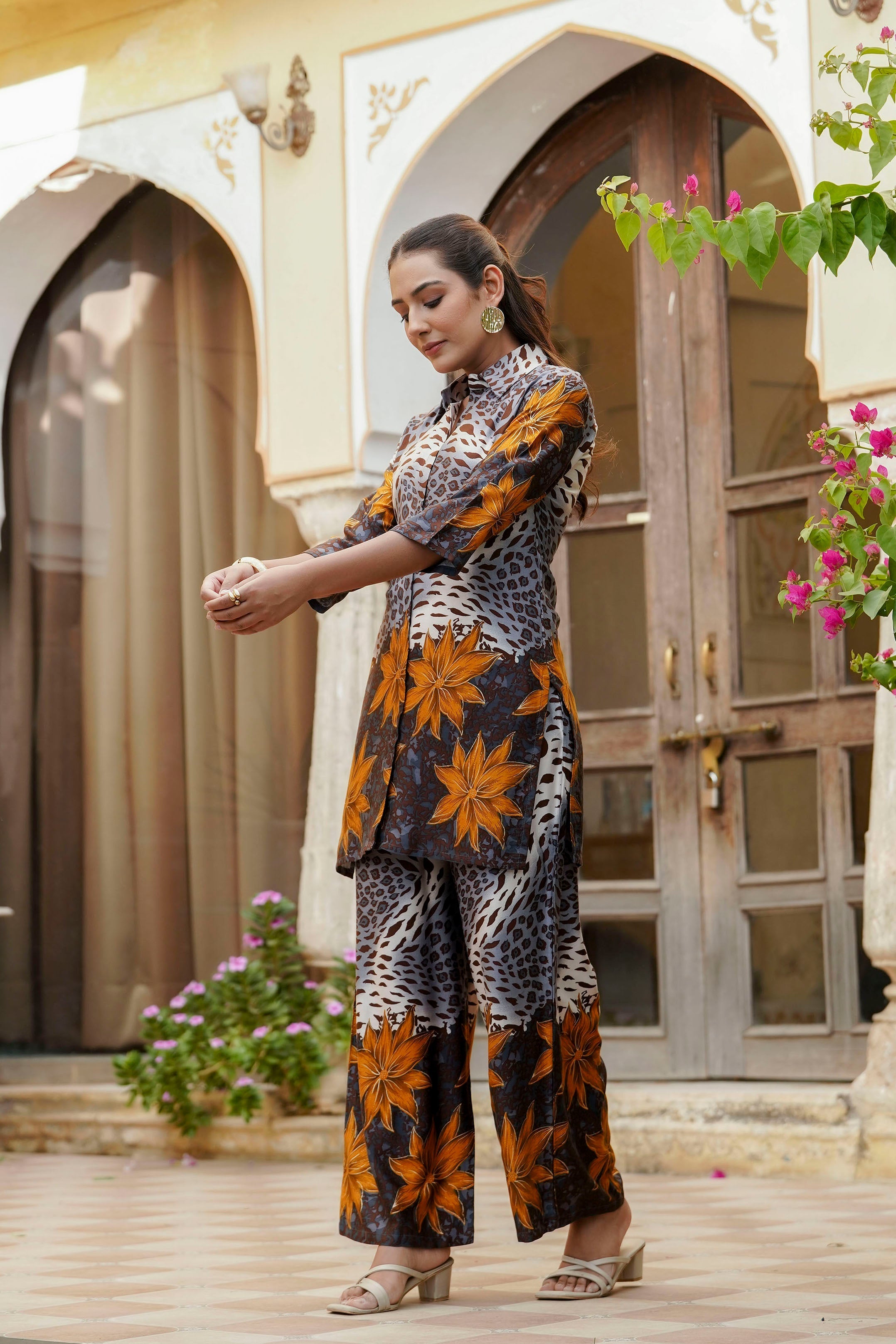 Animal & Floral Motifs Printed Ethnic Co-Ord Set, Grey - Hiral Fashion - Distacart