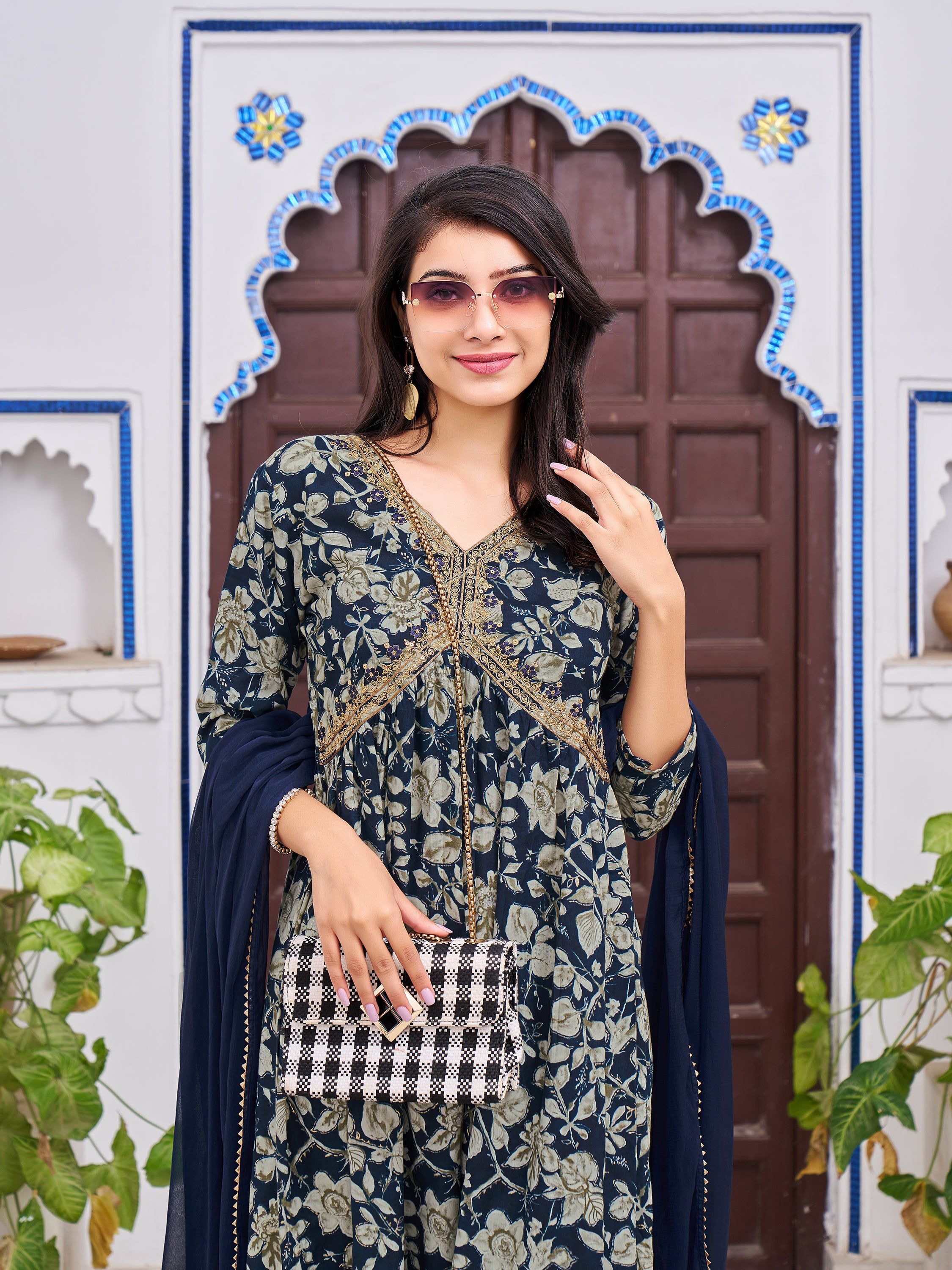 Alia Cut Floral Embroidered Kurta With Pant & Dupatta, Multicolor - Hiral Fashion - Distacart